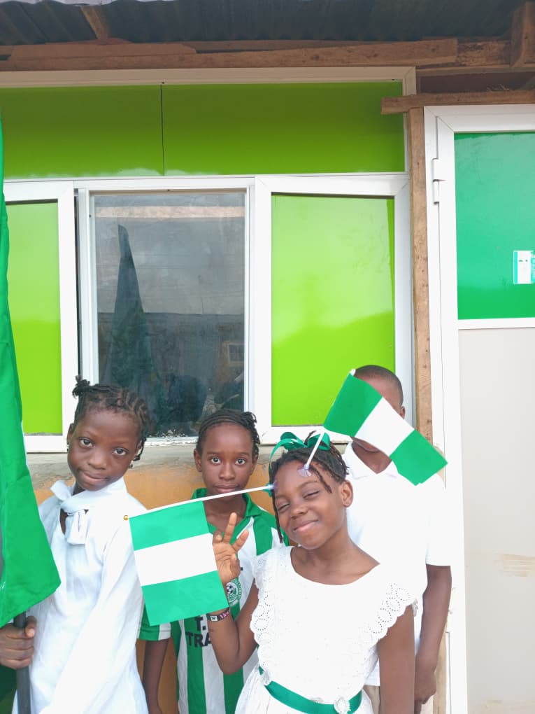 Merciera School pupils learning together